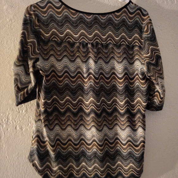 Women's Multicolor Zigzag Top - Picture 11 of 11